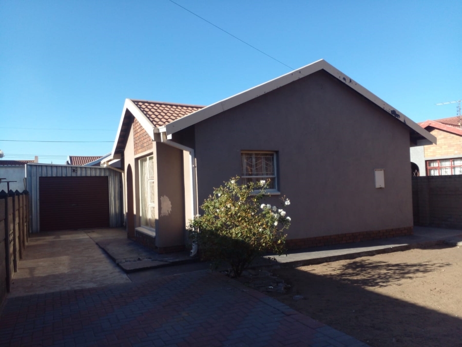 2 Bedroom Property for Sale in Zamdela Free State